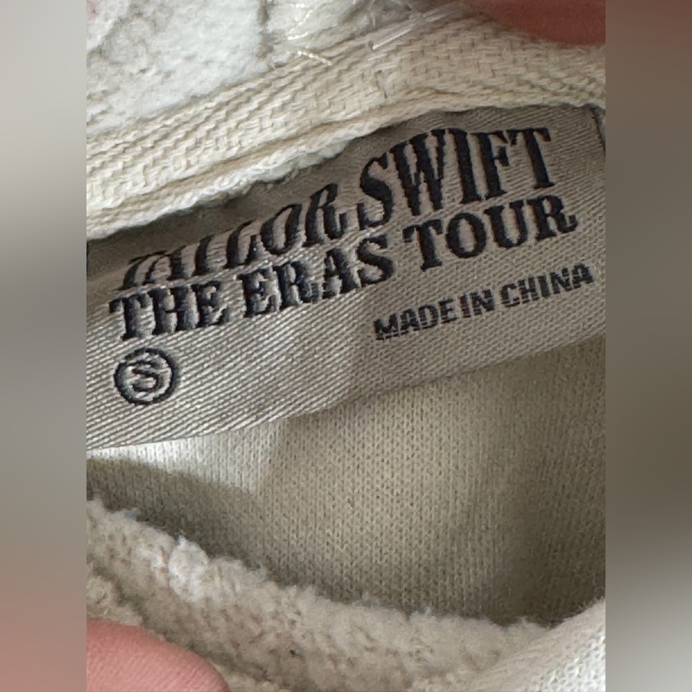 TAYLOR SWIFT | THE ERAS TOUR III BEIGE HOODIE - Picture 6 of 9